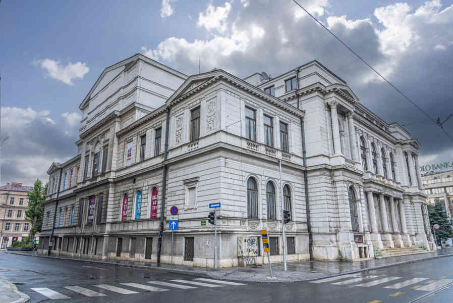 Bosnia y Herzegovina - Sarajevo 40 - Teatro Nacional de Sarajevo.jpg